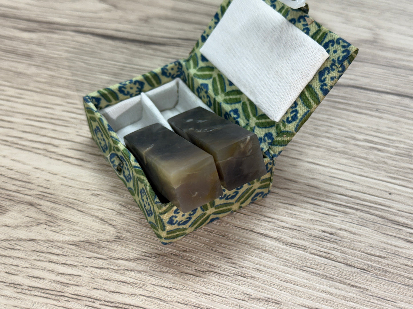 巴林凍石対章【12mm～25mm】