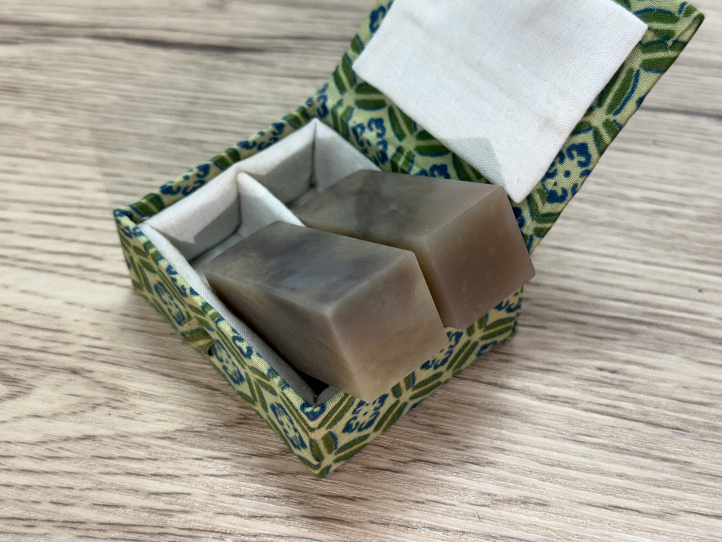巴林凍石対章【12mm～25mm】