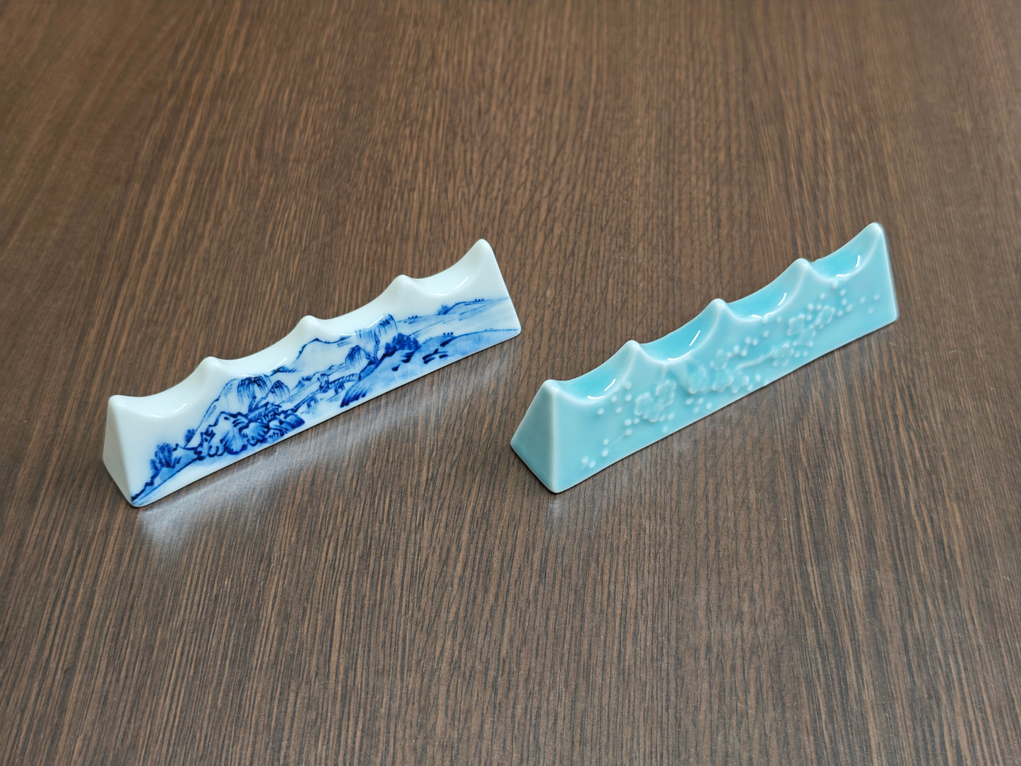 筆置き【青磁・山水】